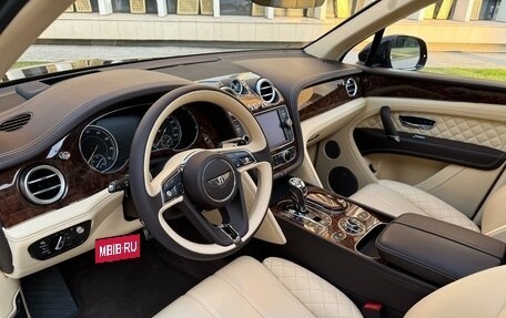 Bentley Bentayga I, 2016 год, 8 850 000 рублей, 13 фотография