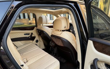 Bentley Bentayga I, 2016 год, 8 850 000 рублей, 24 фотография