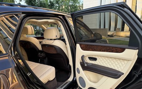 Bentley Bentayga I, 2016 год, 8 850 000 рублей, 23 фотография