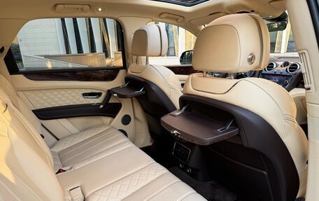 Bentley Bentayga I, 2016 год, 8 850 000 рублей, 25 фотография