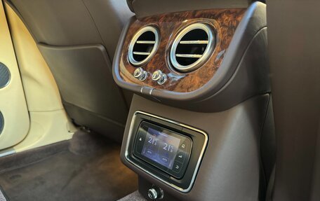 Bentley Bentayga I, 2016 год, 8 850 000 рублей, 26 фотография