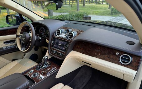 Bentley Bentayga I, 2016 год, 8 850 000 рублей, 28 фотография
