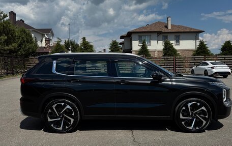 Mitsubishi Outlander, 2023 год, 4 500 000 рублей, 2 фотография