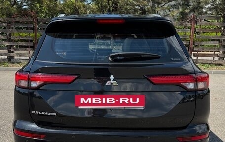 Mitsubishi Outlander, 2023 год, 4 500 000 рублей, 4 фотография