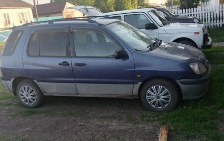 Toyota Raum I, 1997 год, 200 000 рублей, 2 фотография