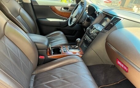 Infiniti QX70, 2017 год, 3 400 000 рублей, 6 фотография