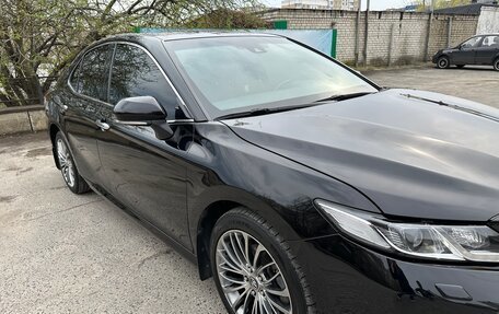 Toyota Camry, 2018 год, 2 750 000 рублей, 6 фотография