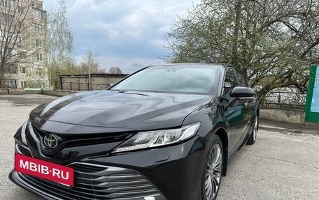 Toyota Camry, 2018 год, 2 750 000 рублей, 4 фотография