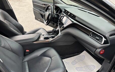 Toyota Camry, 2018 год, 2 750 000 рублей, 12 фотография
