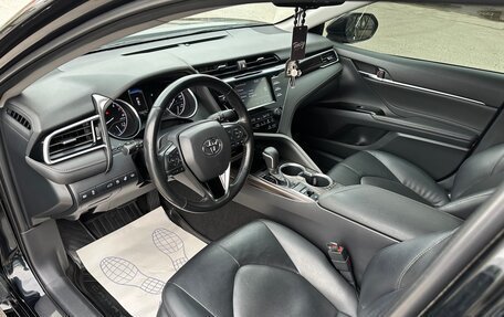 Toyota Camry, 2018 год, 2 750 000 рублей, 16 фотография