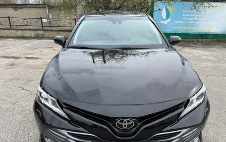 Toyota Camry, 2018 год, 2 750 000 рублей, 8 фотография