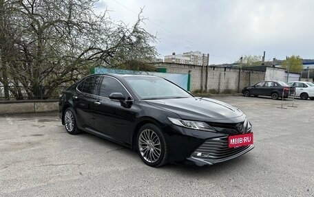 Toyota Camry, 2018 год, 2 750 000 рублей, 20 фотография