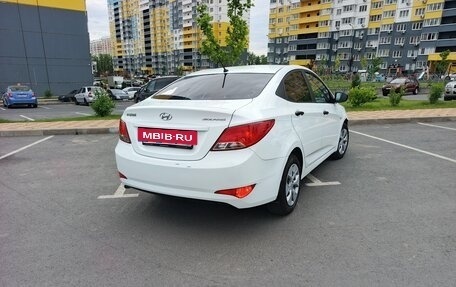 Hyundai Solaris II рестайлинг, 2015 год, 870 000 рублей, 3 фотография
