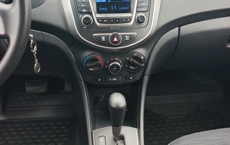 Hyundai Solaris II рестайлинг, 2015 год, 870 000 рублей, 10 фотография