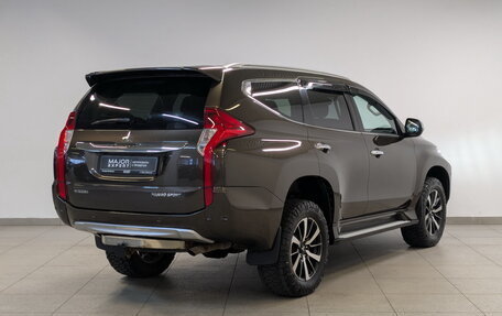 Mitsubishi Pajero Sport III рестайлинг, 2017 год, 2 750 000 рублей, 5 фотография