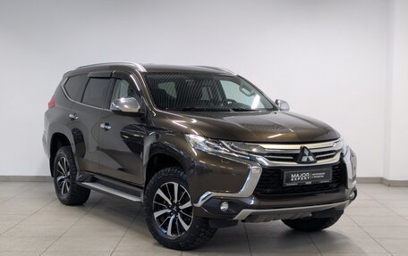 Mitsubishi Pajero Sport III рестайлинг, 2017 год, 2 750 000 рублей, 3 фотография
