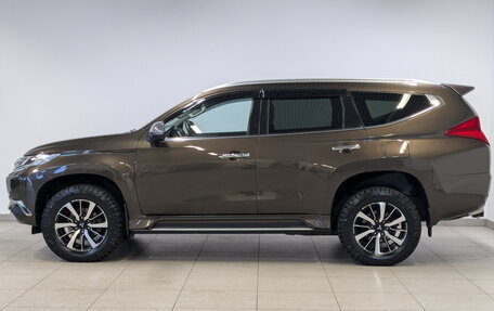 Mitsubishi Pajero Sport III рестайлинг, 2017 год, 2 750 000 рублей, 8 фотография