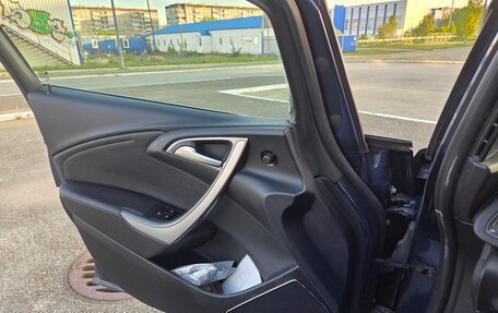 Opel Astra J, 2011 год, 740 000 рублей, 10 фотография
