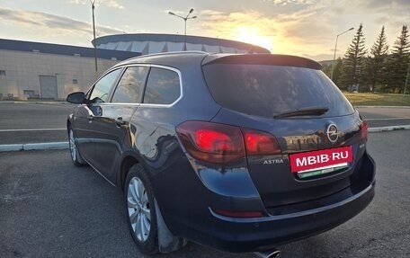 Opel Astra J, 2011 год, 740 000 рублей, 9 фотография