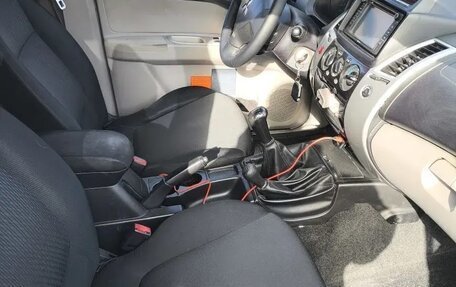 Mitsubishi Pajero Sport II рестайлинг, 2014 год, 1 750 000 рублей, 10 фотография