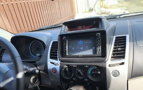Mitsubishi Pajero Sport II рестайлинг, 2014 год, 1 750 000 рублей, 11 фотография