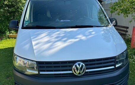 Volkswagen Transporter T6 рестайлинг, 2018 год, 2 550 000 рублей, 3 фотография
