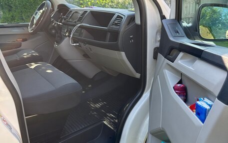 Volkswagen Transporter T6 рестайлинг, 2018 год, 2 550 000 рублей, 16 фотография