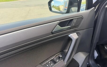 Volkswagen Tiguan II, 2022 год, 2 362 000 рублей, 13 фотография