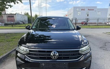 Volkswagen Tiguan II, 2022 год, 2 362 000 рублей, 6 фотография