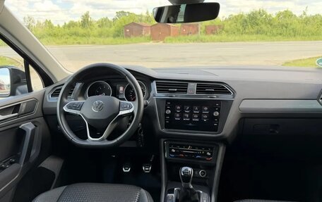 Volkswagen Tiguan II, 2022 год, 2 362 000 рублей, 19 фотография