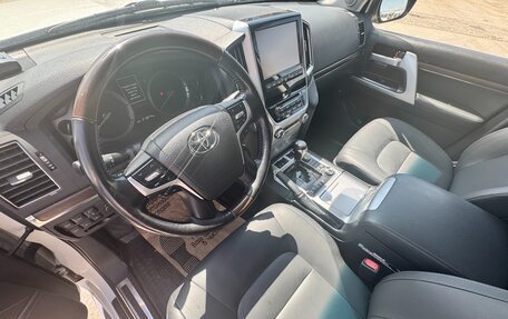 Toyota Land Cruiser 200, 2018 год, 7 600 000 рублей, 29 фотография