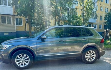 Volkswagen Tiguan II, 2021 год, 2 950 000 рублей, 3 фотография