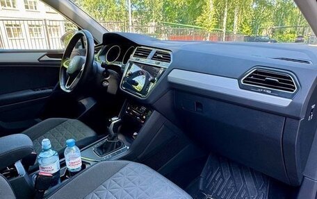 Volkswagen Tiguan II, 2021 год, 2 950 000 рублей, 14 фотография