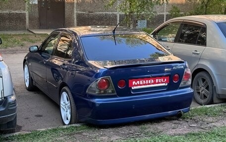 Toyota Altezza, 2001 год, 950 000 рублей, 40 фотография