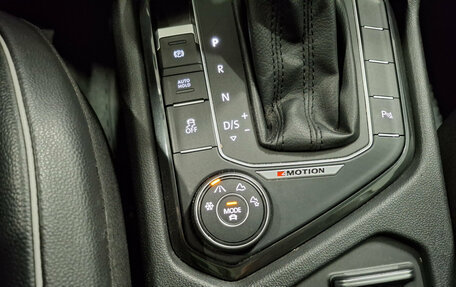 Volkswagen Tiguan II, 2019 год, 3 390 000 рублей, 30 фотография