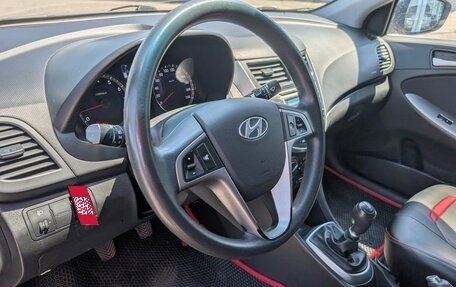 Hyundai Solaris II рестайлинг, 2016 год, 995 000 рублей, 8 фотография