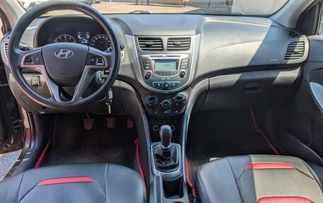 Hyundai Solaris II рестайлинг, 2016 год, 995 000 рублей, 18 фотография