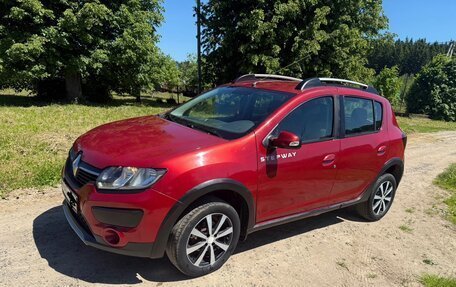 Renault Sandero II рестайлинг, 2014 год, 650 000 рублей, 2 фотография