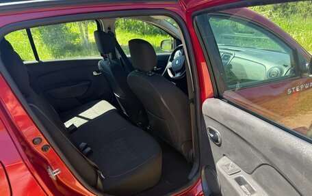 Renault Sandero II рестайлинг, 2014 год, 650 000 рублей, 9 фотография