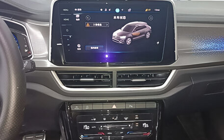 Volkswagen T-Roc I, 2022 год, 1 790 000 рублей, 11 фотография