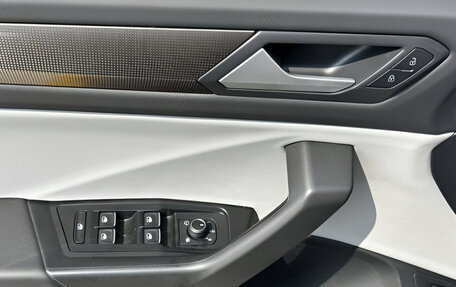 Volkswagen T-Roc I, 2022 год, 1 790 000 рублей, 17 фотография