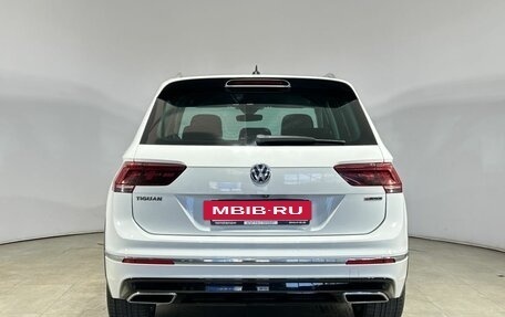 Volkswagen Tiguan II, 2018 год, 2 980 000 рублей, 10 фотография