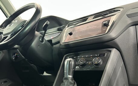 Volkswagen Tiguan II, 2018 год, 2 980 000 рублей, 28 фотография