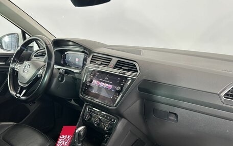 Volkswagen Tiguan II, 2018 год, 2 980 000 рублей, 24 фотография