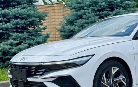 Hyundai Elantra, 2026 год, 2 000 000 рублей, 2 фотография