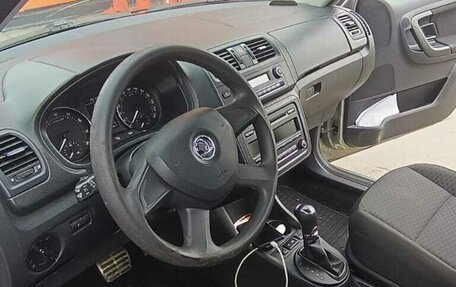Skoda Roomster, 2013 год, 400 000 рублей, 9 фотография