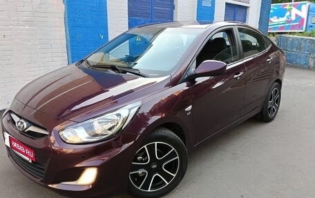 Hyundai Solaris II рестайлинг, 2012 год, 720 000 рублей, 2 фотография