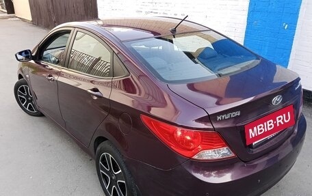 Hyundai Solaris II рестайлинг, 2012 год, 720 000 рублей, 5 фотография