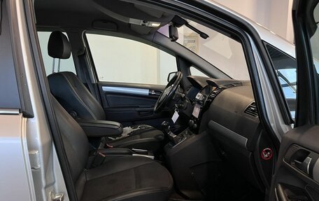 Opel Zafira B, 2010 год, 484 000 рублей, 23 фотография