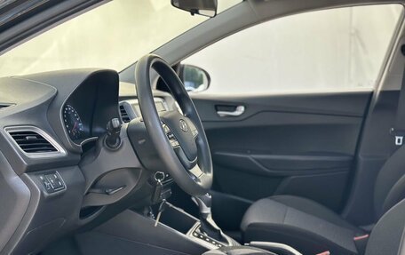 Hyundai Solaris II рестайлинг, 2021 год, 1 650 000 рублей, 10 фотография